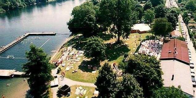 Schwimmbad Stollenw�rthweiher Mannheim Neckarau